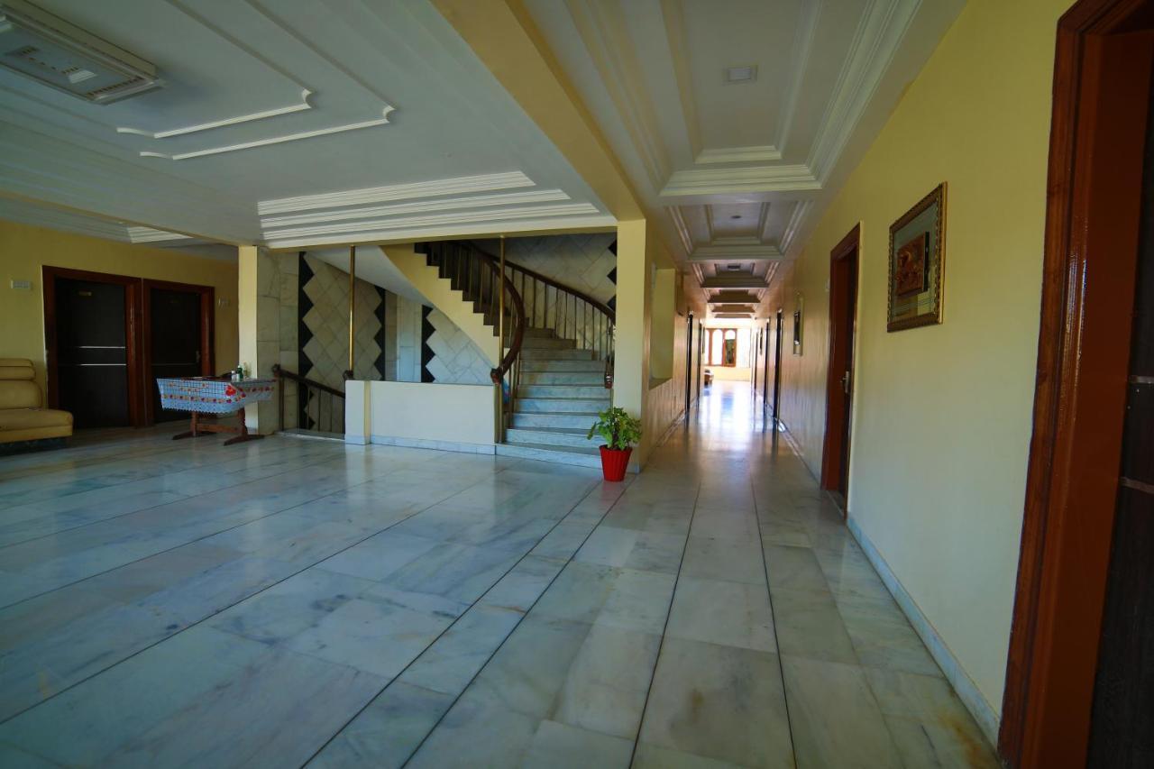 Hotel Sheratone Ābu Exteriör bild